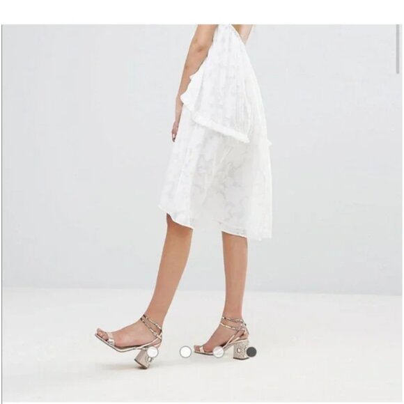 Women's Size 6 Strech Back Off White Halter Midi Dress By Lost Ink - Picture 4 of 9